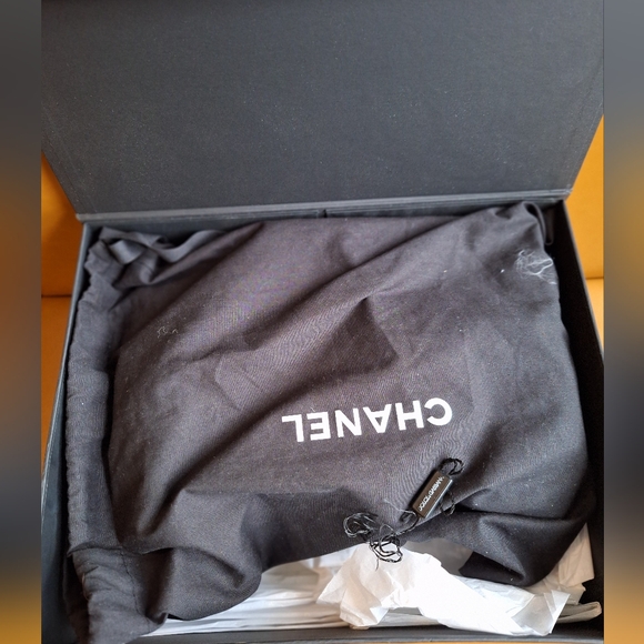 Chanel Large Black Boy Bag in Caviar Leather - Picture 11 of 12